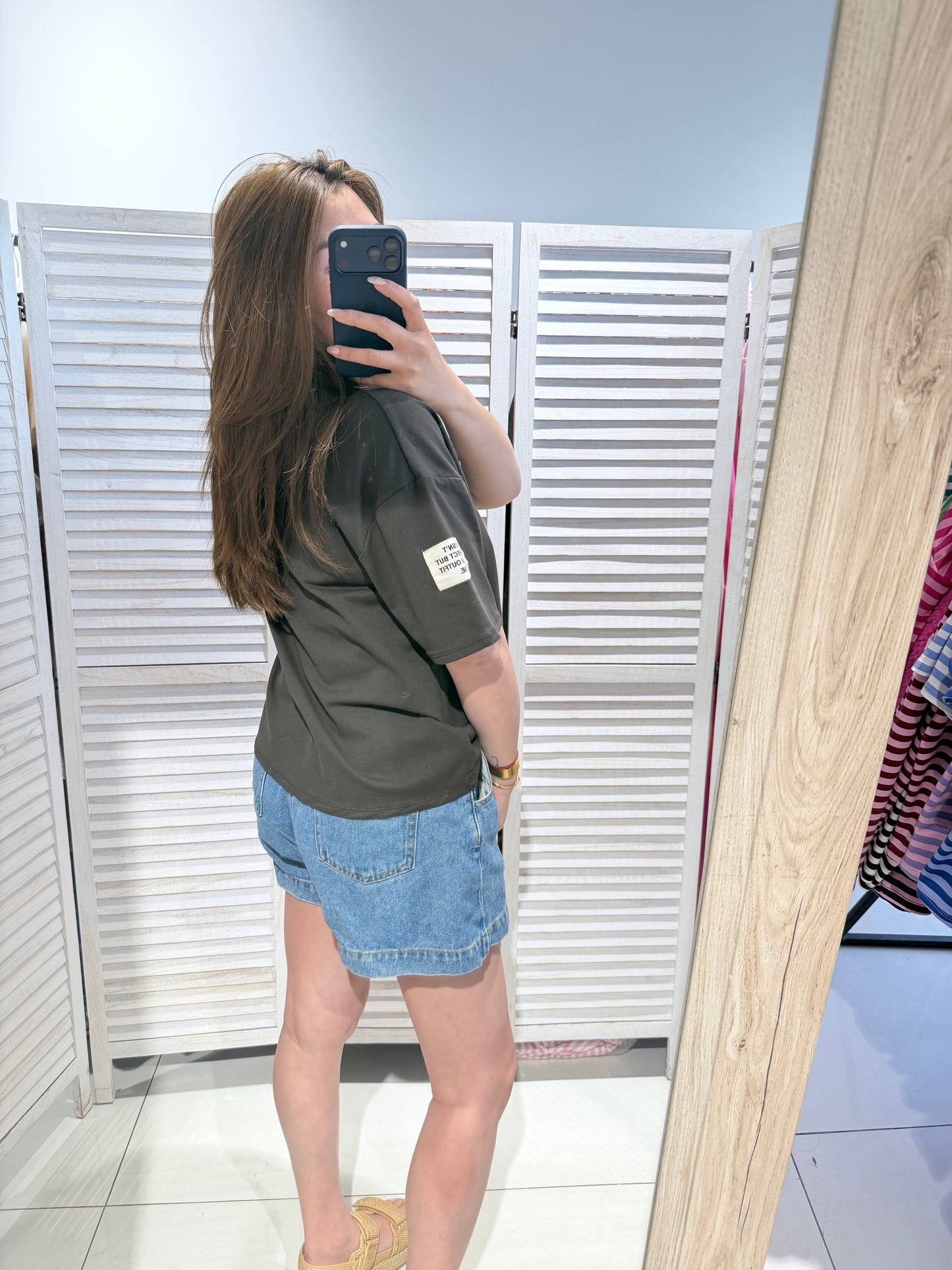 Basic T-shirt met ronde hals: Donkerbruin / JIJ