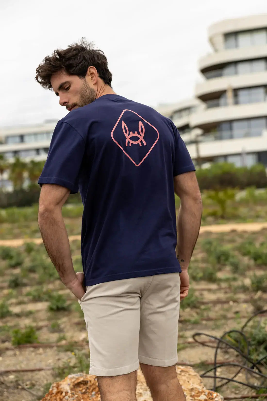 Marineblauw T-shirt met koraal diamant