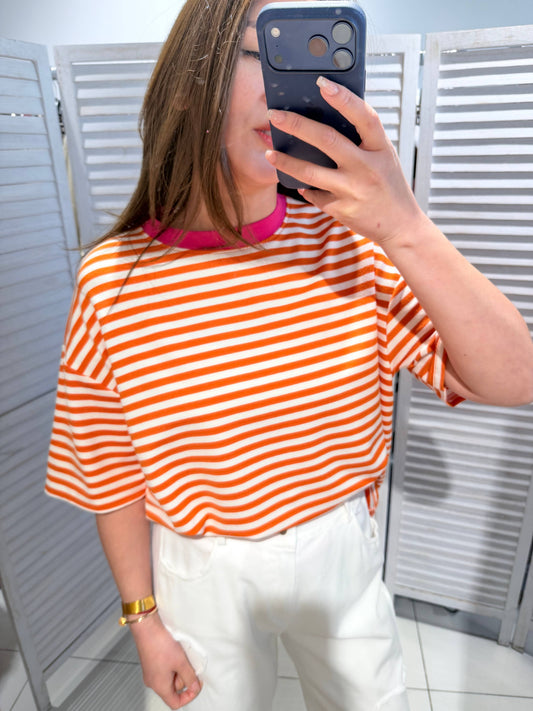 Gestreept T-shirt met contrasterende kraag: Orange / TU