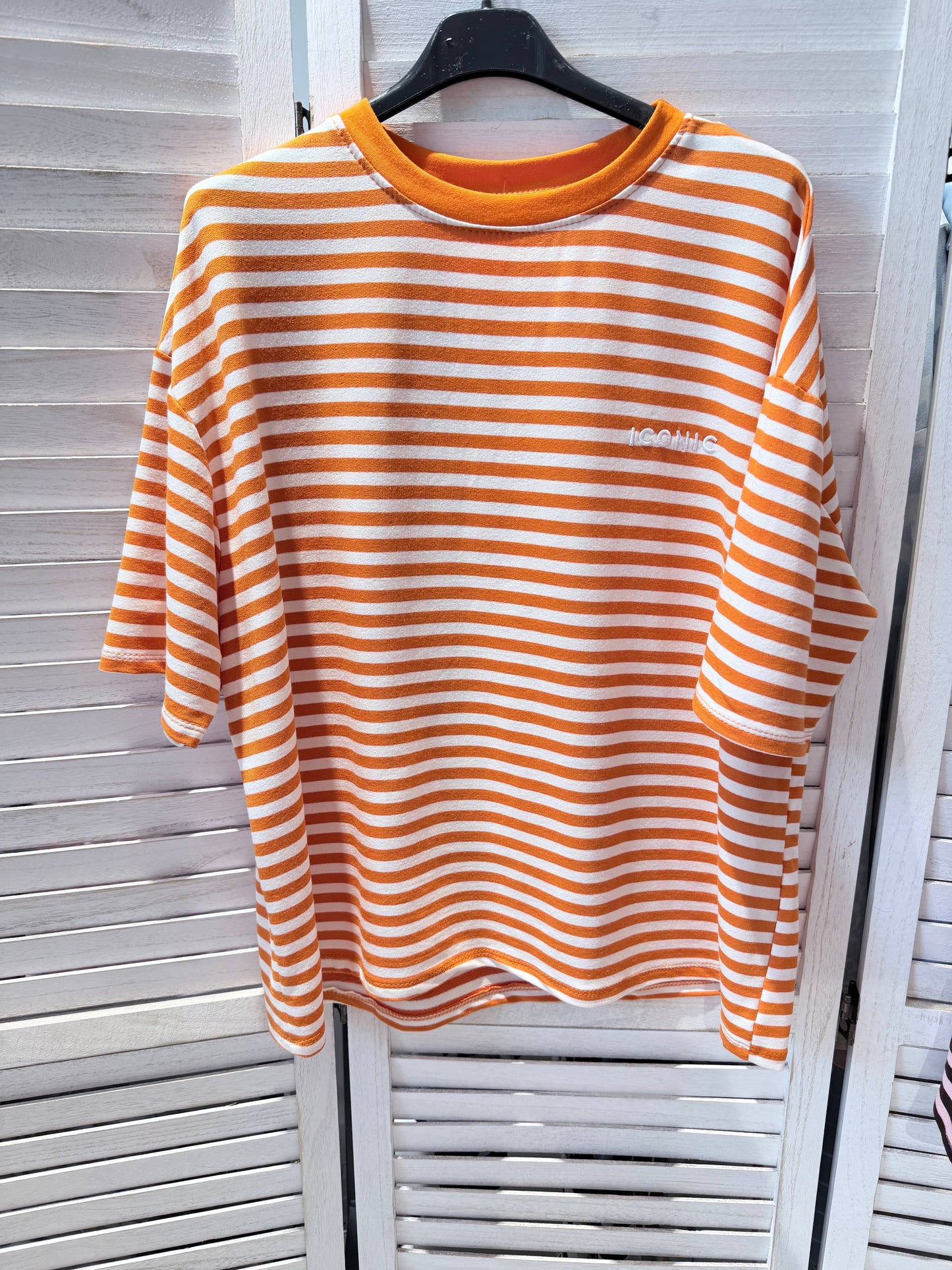 Gestreept T-shirt met smalle korte mouwen: Orange / TU