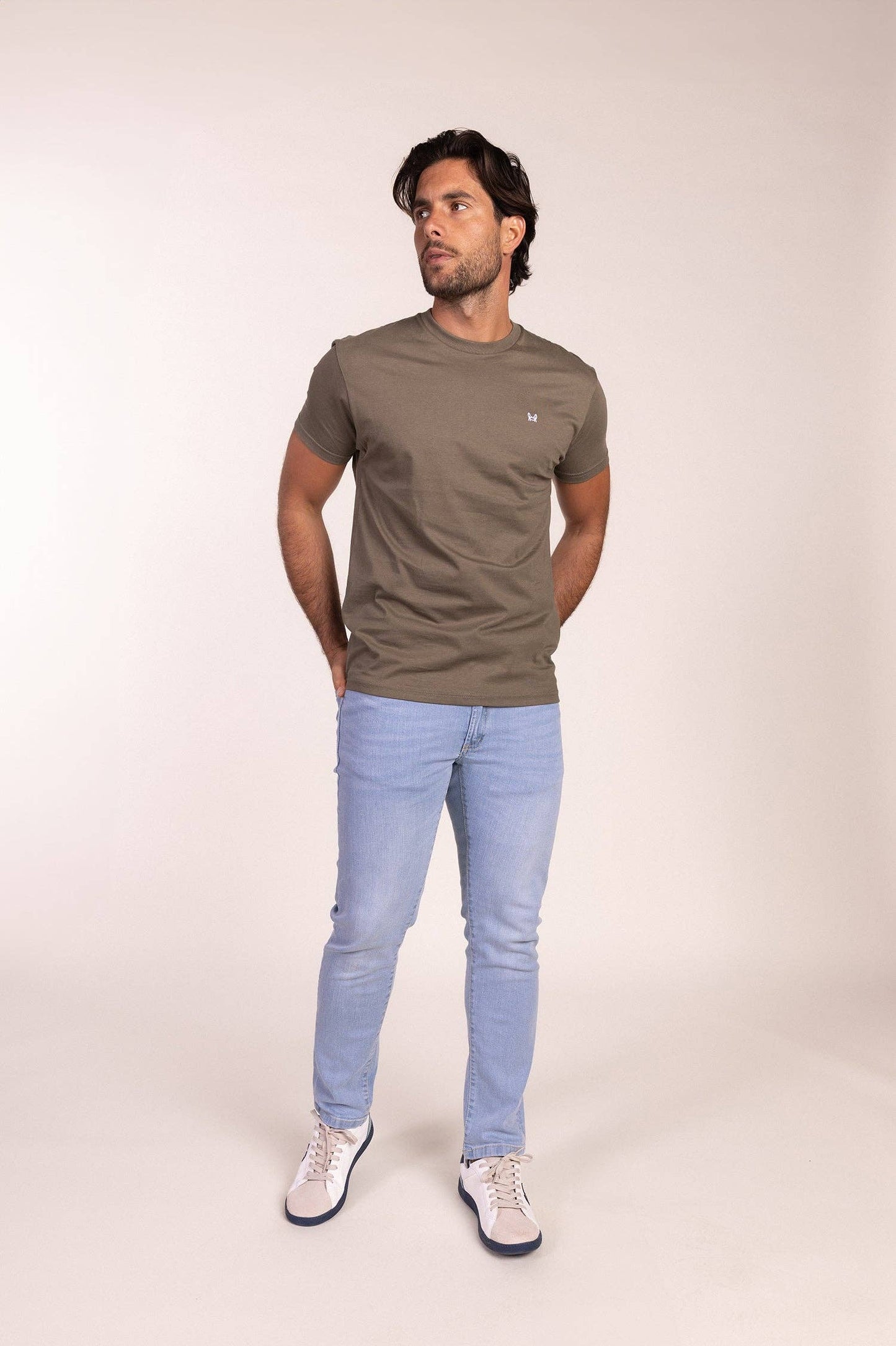 Basic T-shirt met korte mouwen in kaki: M