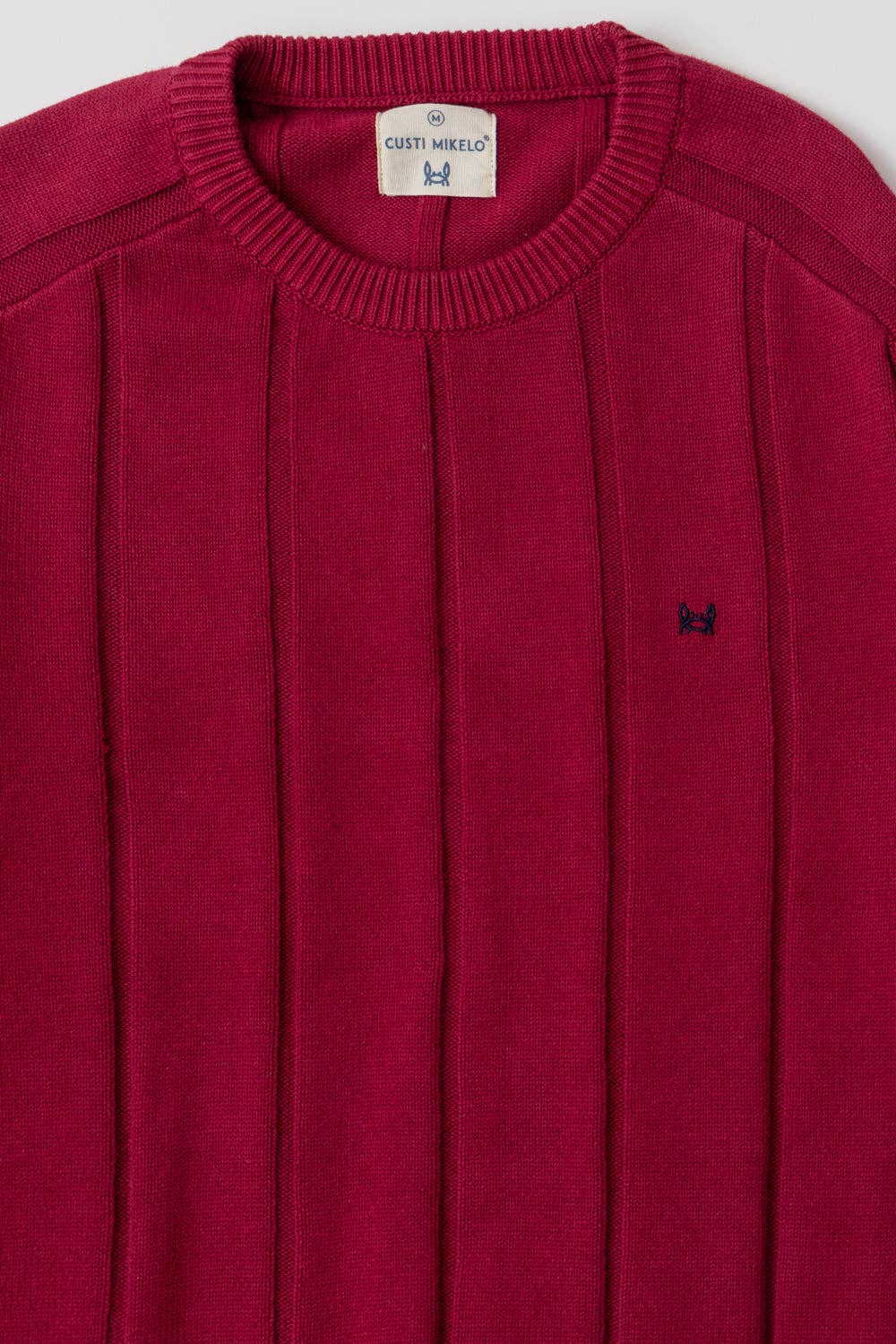Bordeaux trui met verticale strepen: S