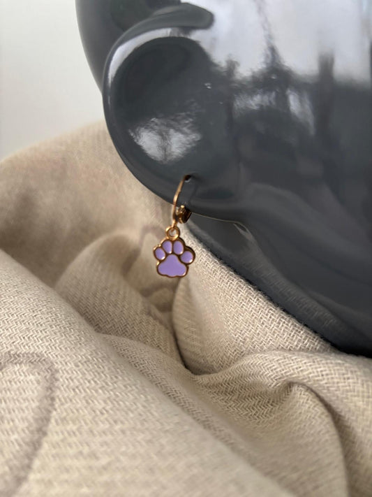 Oorbel hondenpootje paars